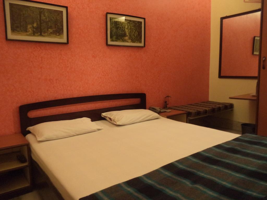 Hotel Esplanade Chambers Kolkata Phòng bức ảnh
