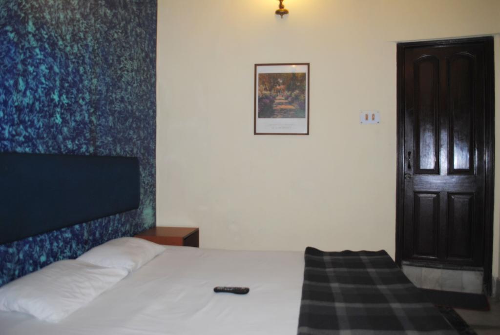 Hotel Esplanade Chambers Kolkata Phòng bức ảnh